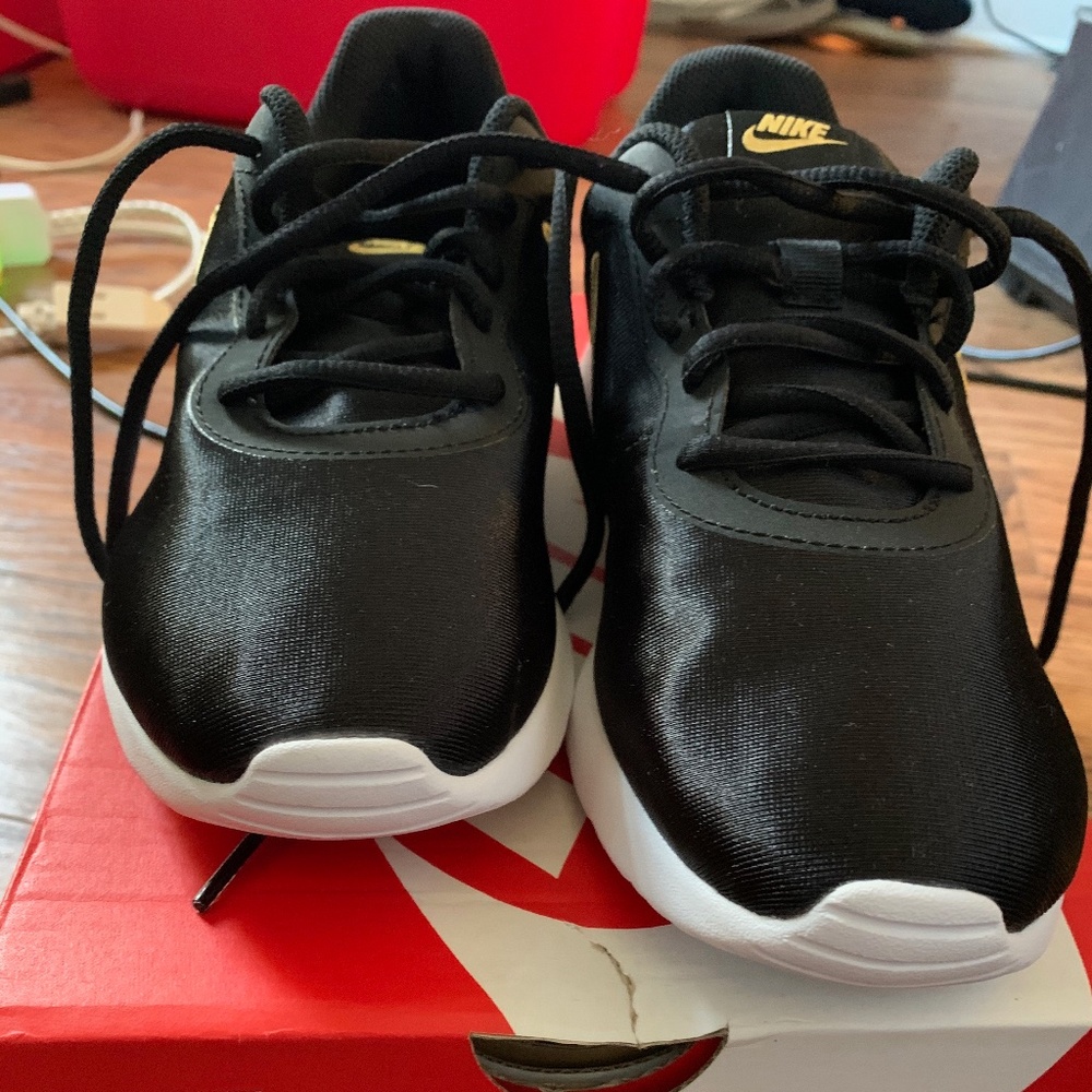 Nike Tanjun SE